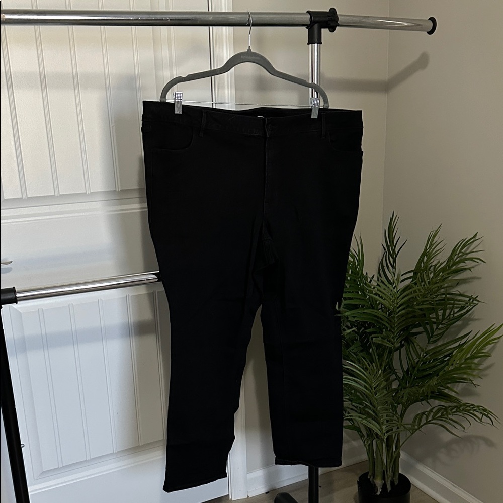 Old Navy Women's Classic Black Straight Leg Jeans